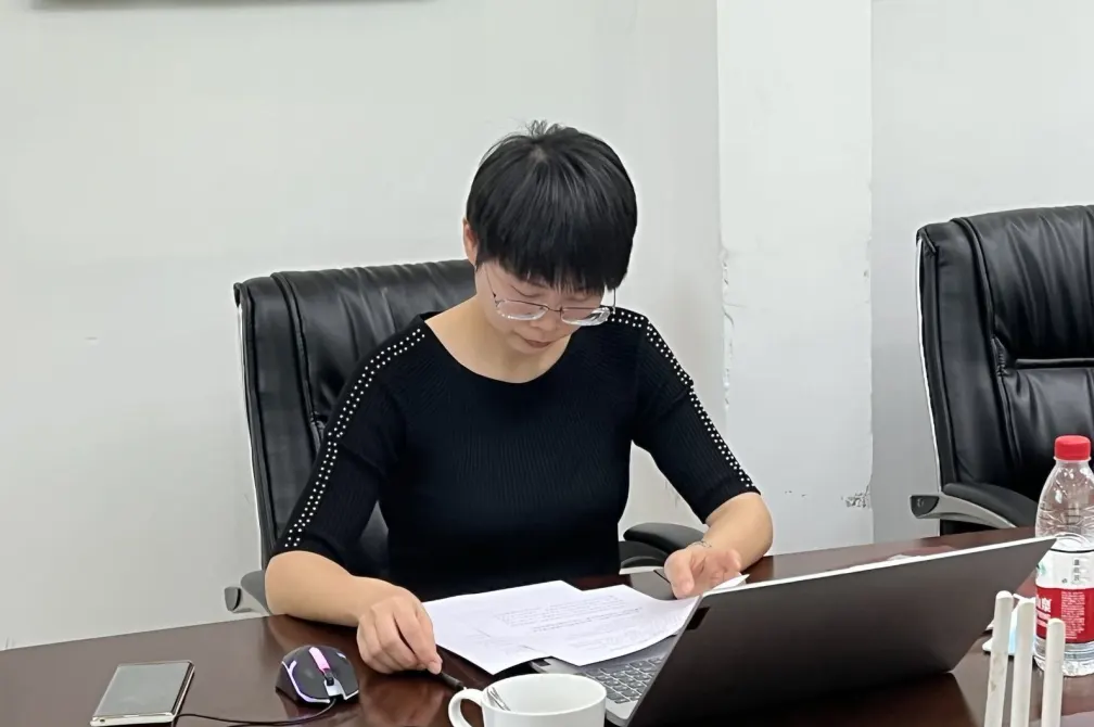 杨燕瑜律师.png 杨燕瑜律师.png